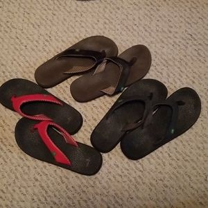 Sanuk Yoga Mat flip flops 3 pairs red, black, and brown. Size 8
